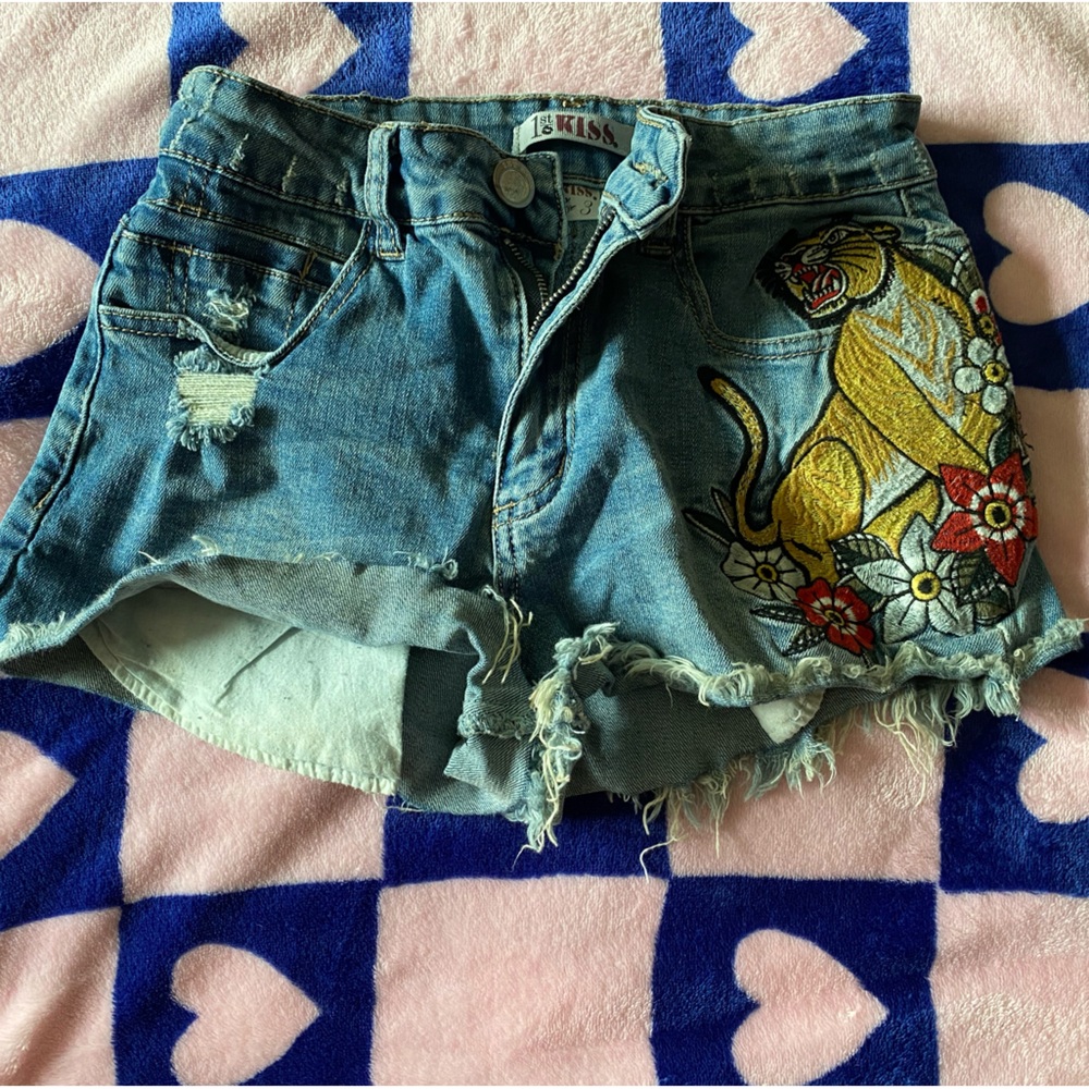 1st Kiss size 3 shorts